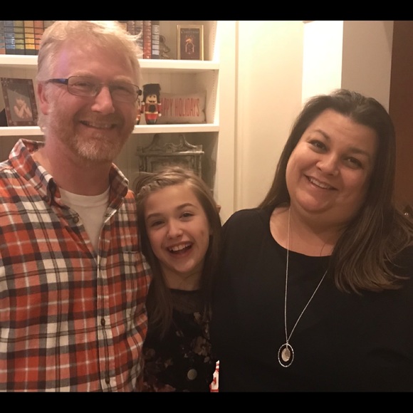 Mother & Daughter Team Kim & Chloe - Picture 4 of 8